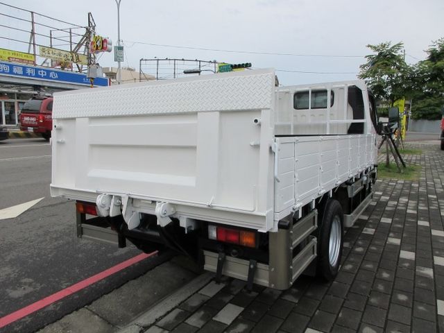 2021年堅達11尺半 自排+尾門 僅跑6萬多 車美好開 可全貸 歡迎賞車!!  第2張相片