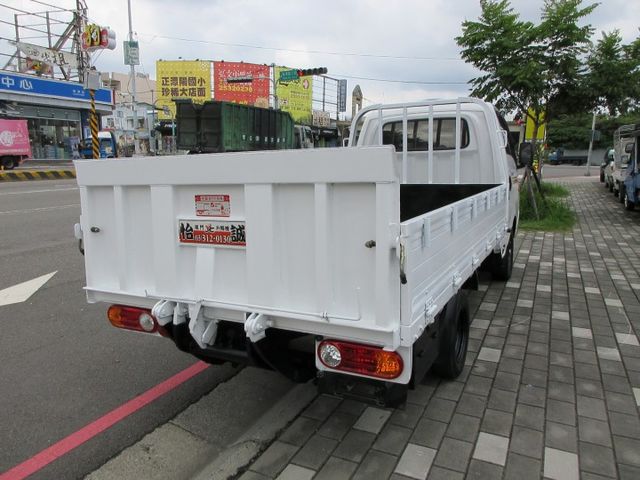 2021年波特 尾門 僅跑4萬多 車美好開 可全貸 歡迎賞車!!  第2張相片