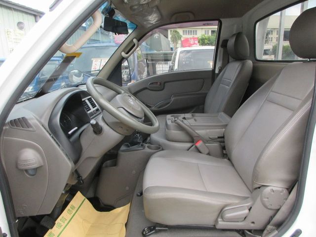 2021年波特 尾門 僅跑4萬多 車美好開 可全貸 歡迎賞車!!  第5張相片