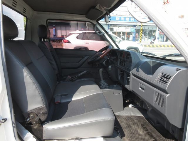 2020年得利卡 FRP箱 僅跑8萬多 車美好開 可全貸 歡迎賞車!!  第6張相片