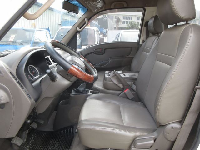 2019年 波特手排 六輪 車美好開 可分期 歡迎賞車!!  第5張相片