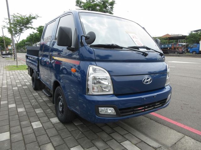 2022年 波特雙廂 僅跑2萬多 雙折尾門 車美好開 可全貸 歡迎賞車!  第3張相片