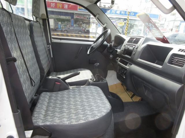 2015年 吉利 尾門 里程保證33104公里 車美好開 可全貸 歡迎賞車!!  第6張相片