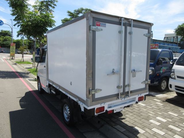 2020年菱利自排 冷凍車 僅跑5萬4千多 車美好開 可全貸 歡迎賞車!!  第4張相片