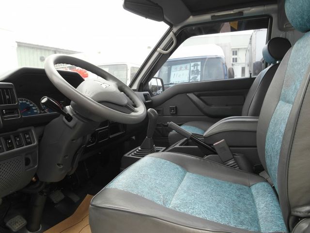 2016年 得利卡 里程保證8萬多 車美好開 可全貸 歡迎賞車!!  第7張相片