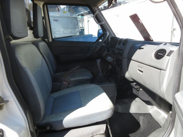 2015年 菱利1.3 冷凍車 車美跑少 可全貸 歡迎賞車!!  第6張相片