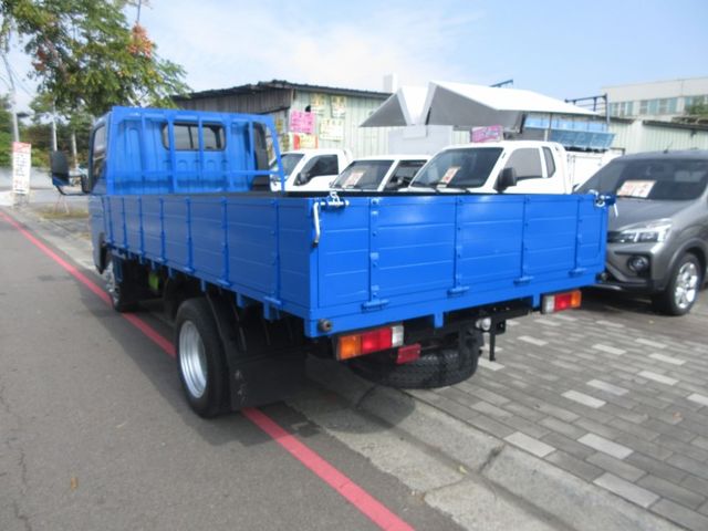 2019年堅達手排 11尺半 里程保證9萬6千多 車美好開 可全貸 歡迎賞車!!  第4張相片