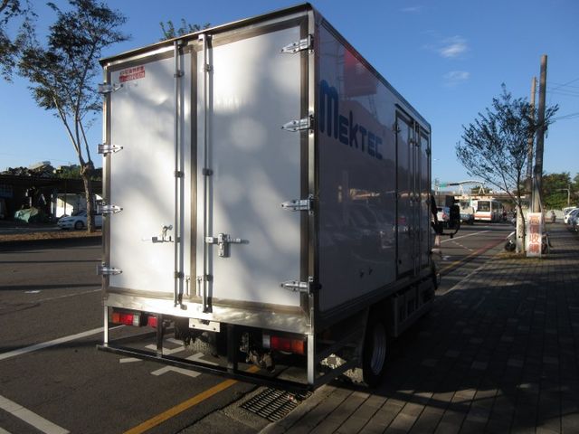 2022年11月堅達11尺半 手排冷凍車 里程保證1萬5千多公里 車美好開 可全貸 歡迎賞車!!  第2張相片