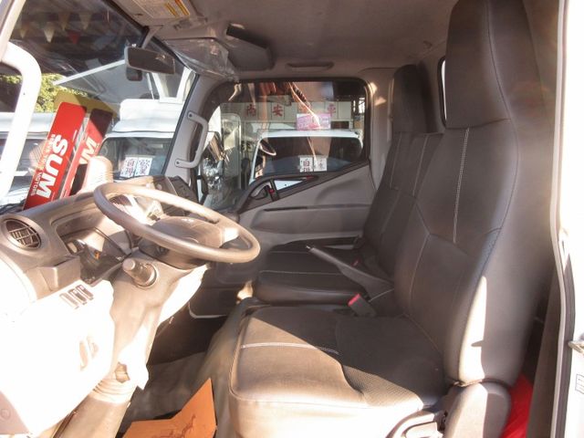 2022年11月堅達11尺半 手排冷凍車 里程保證1萬5千多公里 車美好開 可全貸 歡迎賞車!!  第5張相片