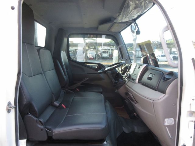 2022年11月堅達11尺半 手排冷凍車 里程保證1萬5千多公里 車美好開 可全貸 歡迎賞車!!  第6張相片