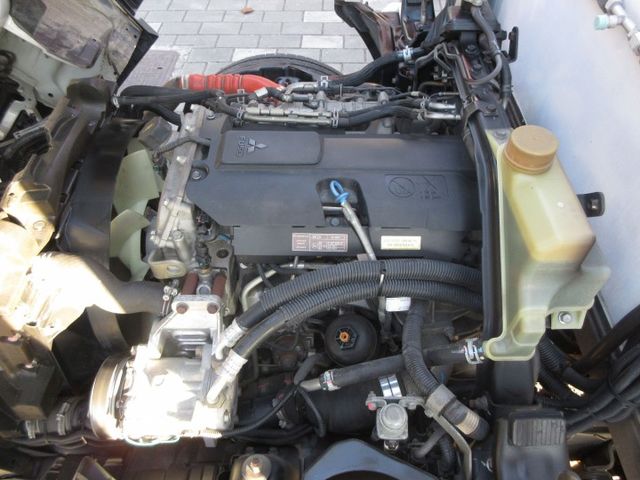 2022年11月堅達11尺半 手排冷凍車 里程保證1萬5千多公里 車美好開 可全貸 歡迎賞車!!  第9張相片