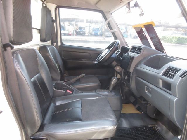 2020年菱利 自排+帆布+尾門 僅跑2萬5千多 車美好開 可全貸 歡迎賞車!!  第6張相片