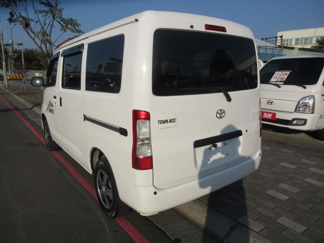 2024年11月豐田 TOWN ACE 自排 僅跑1萬6千多公里 車美好開 可全貸 歡迎賞車  第4張相片