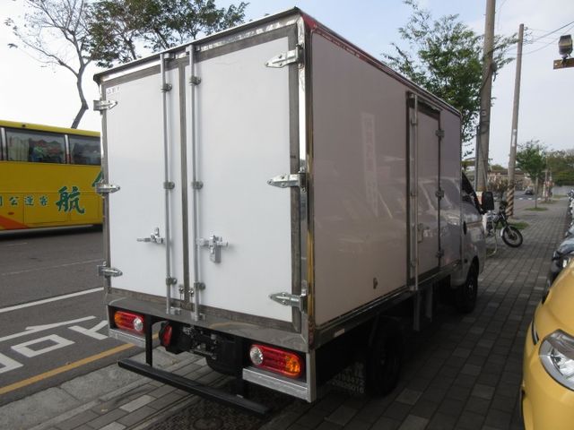 2022年 波特 自排 冷凍-5度 僅跑8萬多 車美好開 可全貸 歡迎賞車!!  第2張相片