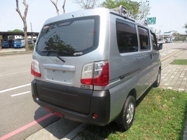 2021年菱利 4x4 四輪傳動 五人座 僅跑8萬多 車美好開 可全貸 歡迎賞車!!  第2張相片