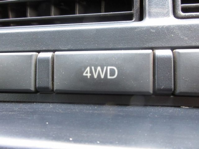 2021年菱利 4x4 四輪傳動 五人座 僅跑8萬多 車美好開 可全貸 歡迎賞車!!  第10張相片