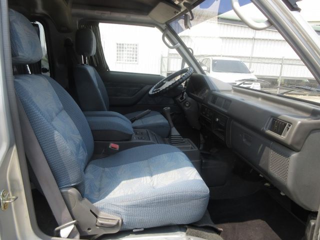 2010年得利卡 客貨版 里程保證8萬多 一手車 車美好開 可全貸 歡迎賞車  第6張相片