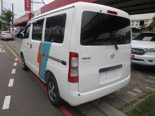 2023年豐田 TOWN ACE 頂級款 自排 里程保證4274公里 車美好開 可全貸 歡迎賞車  第4張相片
