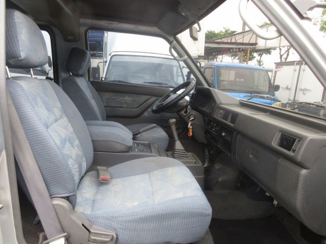 2010年得利卡 客貨版 里程保證13萬多 一手車 車美好開 可全貸 歡迎賞車  第6張相片