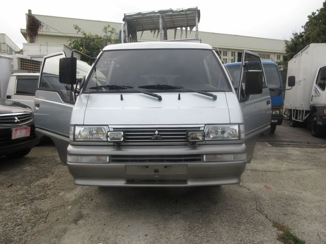 2010年得利卡 客貨版 里程保證13萬多 一手車 車美好開 可全貸 歡迎賞車  第11張相片