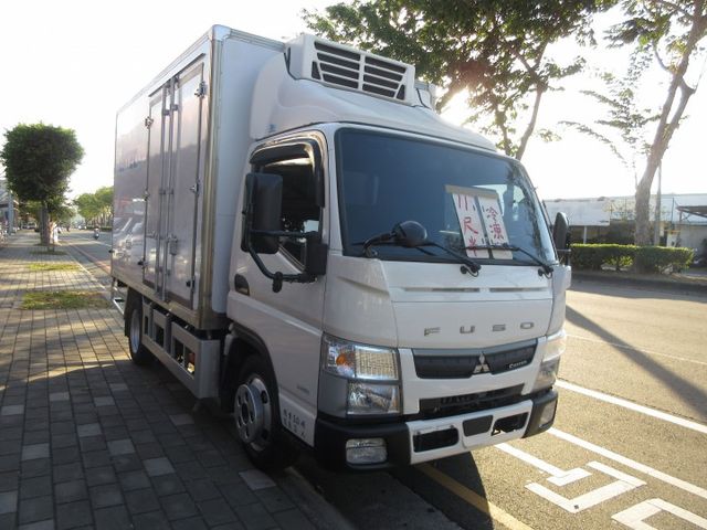 2022年11月堅達11尺半 手排冷凍車 里程保證1萬5千多公里 車美好開 可全貸 歡迎賞車!!  第3張相片