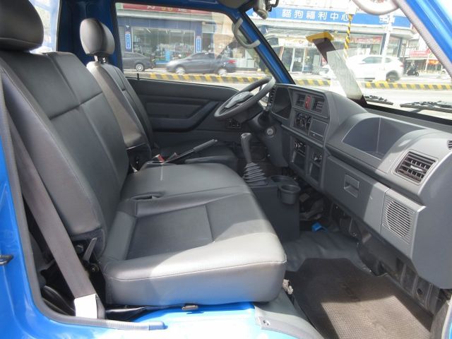 2022年得利卡 里程保證3萬七千多 新車保固 車美好開 可全貸 歡迎賞車!!  第6張相片