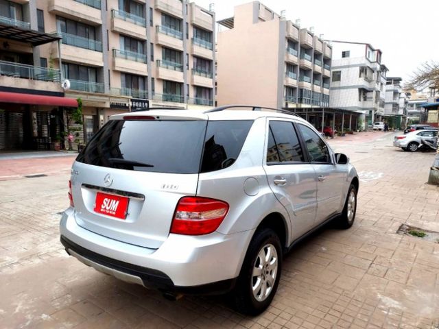 ~輕鬆入主百萬名車~頂級天窗~定速~8安全氣囊~電動椅~電尾門~恆溫~輕鬆全額貸~  第6張相片