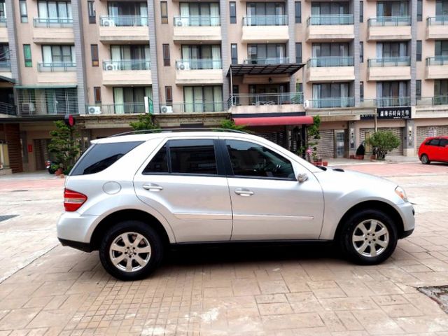 ~輕鬆入主百萬名車~頂級天窗~定速~8安全氣囊~電動椅~電尾門~恆溫~輕鬆全額貸~  第7張相片