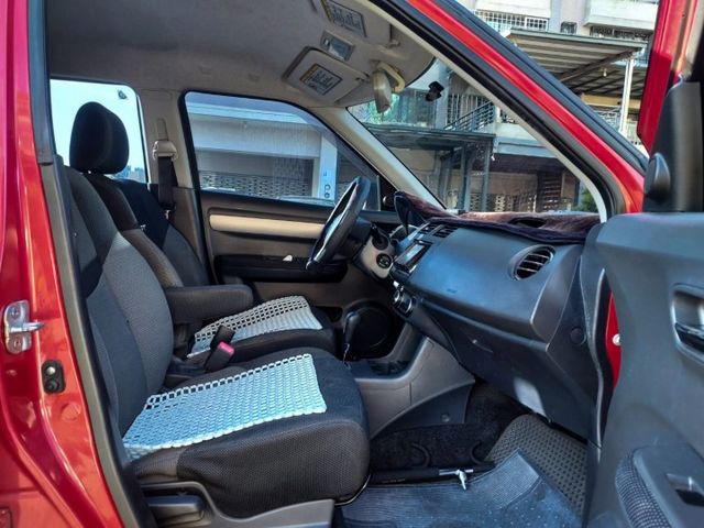 頂配~I-KEY~電動椅~倒車影像~恆溫~雙安~ABS~衛星導航~場內小車數十台~歡迎預約賞車~輕鬆全額貸~  第7張相片