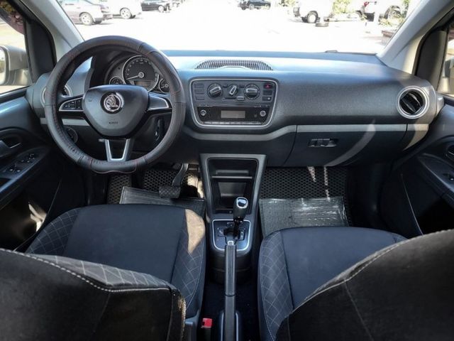 18年款~僅開9萬公里~老師的座車~極品~車庫車~現場小車數十台~歡迎預約賞車~輕鬆全額貸~  第11張相片