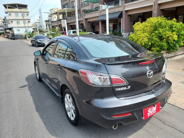 ~定速~快撥鍵~天窗~安卓機~倒車影像~導航~場內數十台國民車~歡迎預約賞車~輕鬆全額貸~  第5張相片