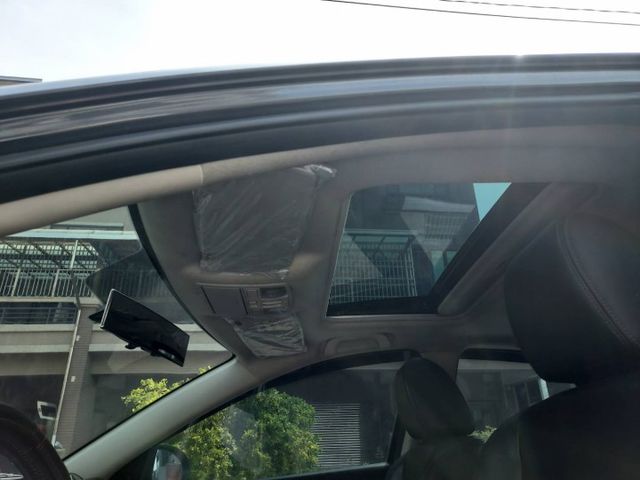 ~定速~快撥鍵~天窗~安卓機~倒車影像~導航~場內數十台國民車~歡迎預約賞車~輕鬆全額貸~  第18張相片