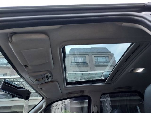 ~天窗~新款黑內裝~4WD~安卓機~車庫車~低里程~空間大~內裝美~場內國民車數十台~歡迎預約賞車~輕鬆全額貸~  第14張相片