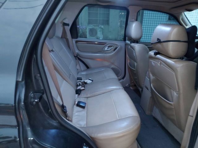 ~天窗~車頂行李架~雙安~ABS~空間大內裝美~經濟實惠的休旅車~現場國民車數十台~歡迎預約賞車~輕鬆全額貸~  第10張相片