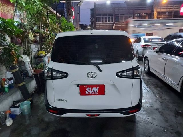 ~I-KEY~8安~車門感應~循跡防滑~車道偏移~場內國民車數十台~歡迎預約賞車~輕鬆全額貸~  第6張相片