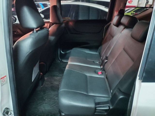 ~I-KEY~8安~車門感應~循跡防滑~車道偏移~場內國民車數十台~歡迎預約賞車~輕鬆全額貸~  第9張相片