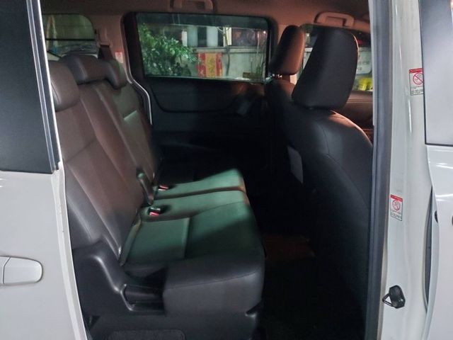 ~I-KEY~8安~車門感應~循跡防滑~車道偏移~場內國民車數十台~歡迎預約賞車~輕鬆全額貸~  第10張相片