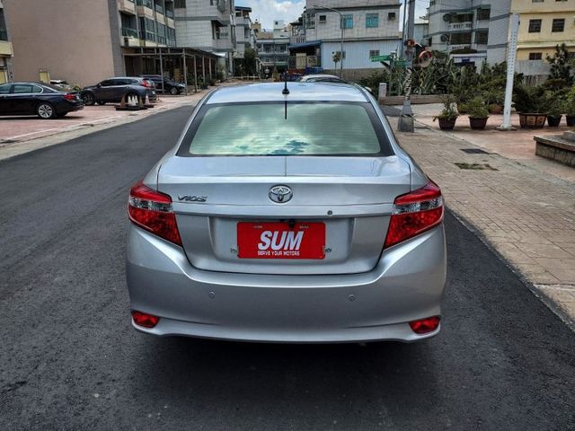 ~雙安~ABS~電視~衛星導航~車庫車~內裝美~場內國民車數十台~歡迎預約賞車~輕鬆全額貸~  第5張相片