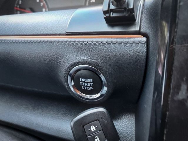 ~I-KEY~8顆安全氣囊~車門感應~恆溫~循跡防滑~場內同款車多台~歡迎預約賞車~輕鬆全額貸~  第14張相片