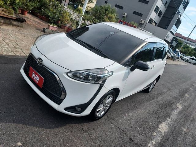 ~I-KEY~8顆安全氣囊~多功能螢幕~ABS~循跡防滑~摸門~車道偏移~場內同台車多台~歡迎預約賞車~輕鬆全額貸~  第2張相片