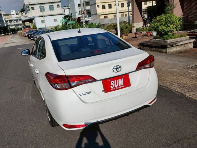 ~僅跑2萬公里~9顆安全氣囊~循跡防滑~ISOFIX~場內同款車多台~歡迎預約賞車~輕鬆全額貸~  第5張相片