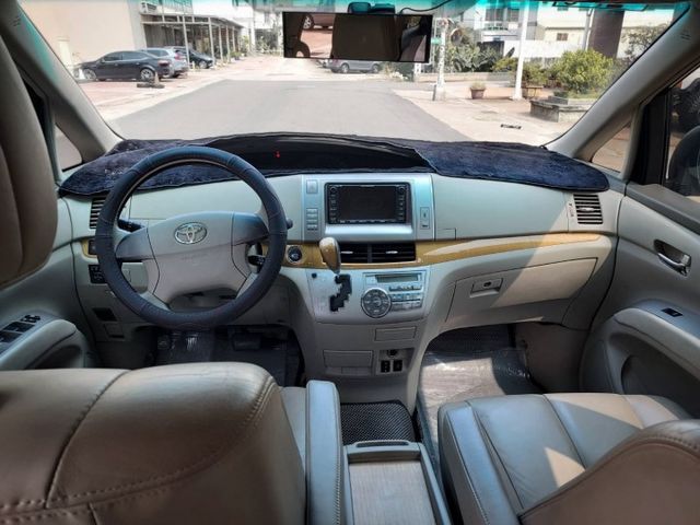 ~旗艦款~9安~I-KEY~雙電滑門~電尾門~循跡防滑~天窗~里程錶有更換過~歡迎預約賞車~輕鬆全額貸~  第12張相片