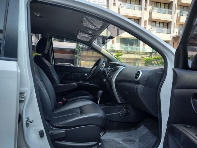 行家皮椅版~行李架~空間大~內裝美~都會型小休旅~場內國民車數十台~歡迎預約賞車~  第8張相片