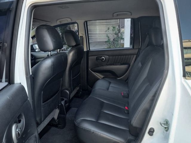 行家皮椅版~行李架~空間大~內裝美~都會型小休旅~場內國民車數十台~歡迎預約賞車~  第9張相片