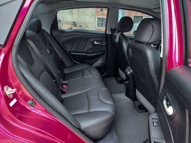 僅跑1萬!!~恆溫~4安~定速~循跡防滑~歡迎預約賞車~輕鬆全額貸~  第10張相片