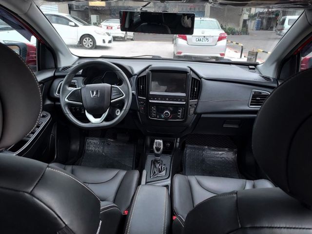 僅跑1萬!!~恆溫~4安~定速~循跡防滑~歡迎預約賞車~輕鬆全額貸~  第11張相片