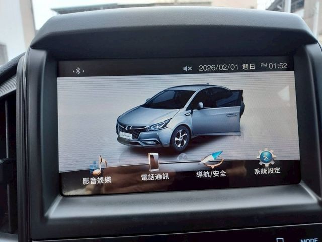 僅跑1萬!!~恆溫~4安~定速~循跡防滑~歡迎預約賞車~輕鬆全額貸~  第13張相片