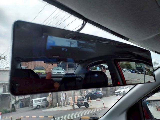 僅跑1萬!!~恆溫~4安~定速~循跡防滑~歡迎預約賞車~輕鬆全額貸~  第15張相片