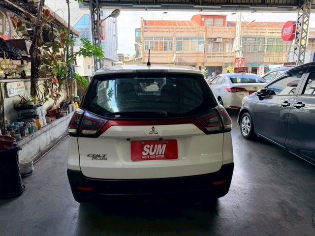 I-KEY~恆溫~雙安~電尾門~定速~循跡防滑~衛星導航~同款車多台~歡迎預約賞車~輕鬆全額貸~  第6張相片