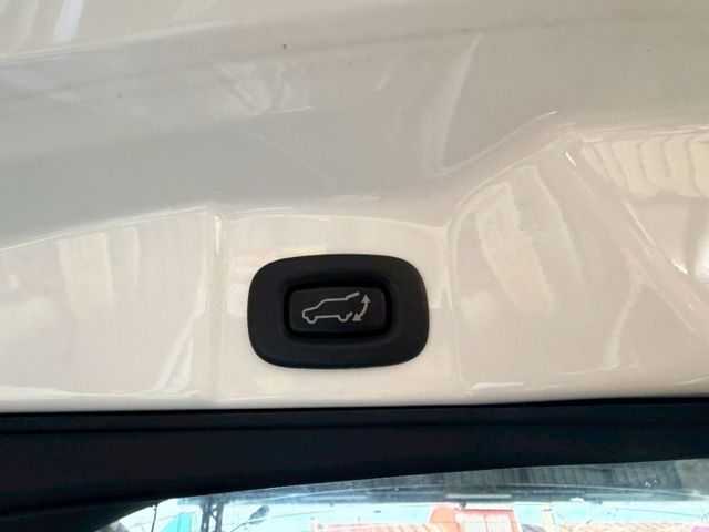 I-KEY~恆溫~雙安~電尾門~定速~循跡防滑~衛星導航~同款車多台~歡迎預約賞車~輕鬆全額貸~  第10張相片